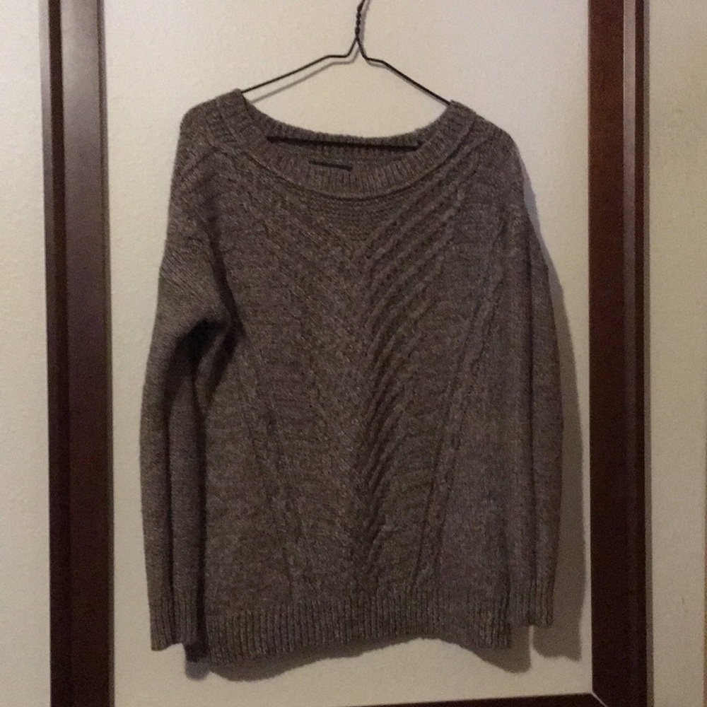 American Eagle medium cable knit sweater